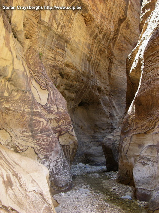 Wadi Ghuweir De schitterende reliëfen in de Wadi Ghuweir, de canyon die we passeerden tijdens onze tocht van Al Mansura naar Feinan. Stefan Cruysberghs